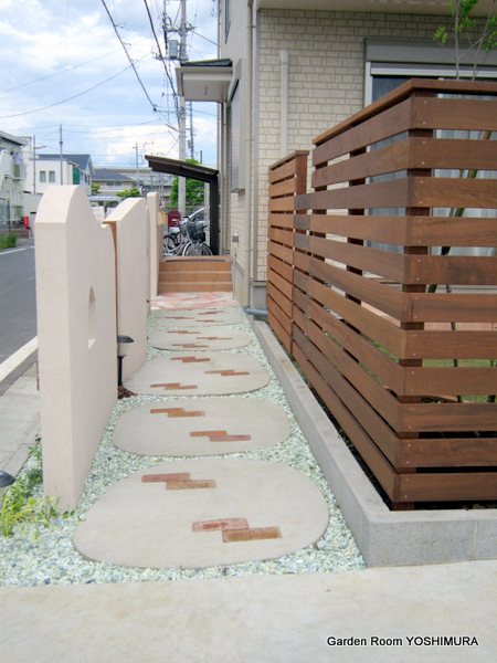 ナチュラルなセミクローズ外構　土浦市